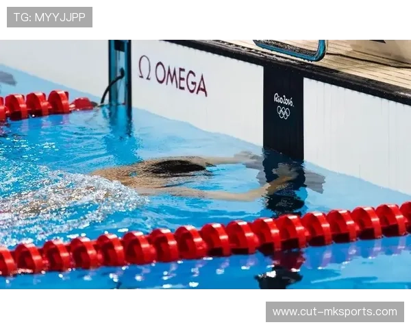 英格·德布鲁因水感出众，泳池表现惊艳全场