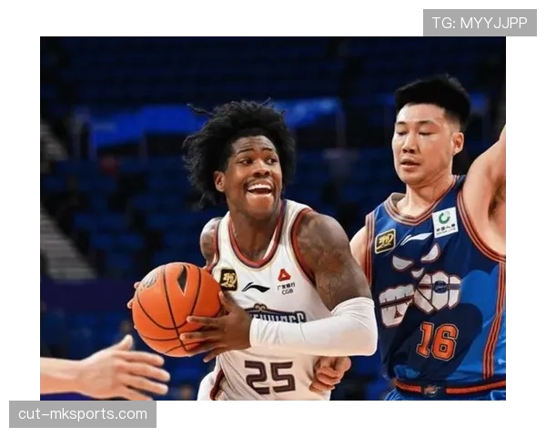 戴维斯转型全能战士，比赛风格焕然一新