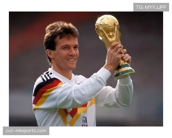 昔日巨星风采犹存：足球传奇的今昔蜕变与不朽故事