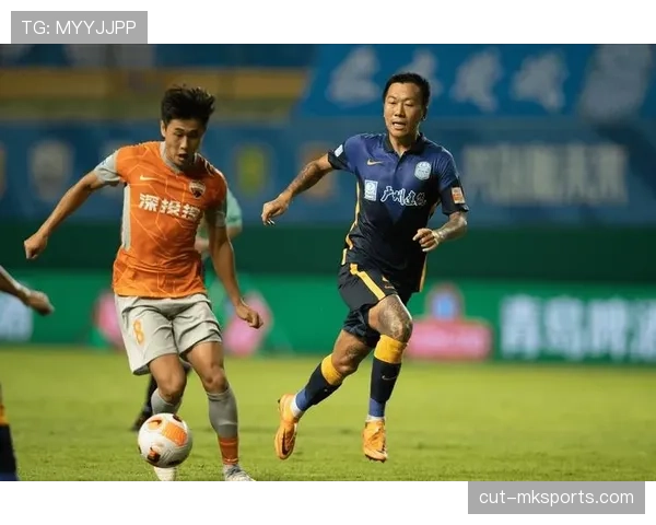 戴伟浚中场风格解析:技术细腻与组织能力进阶 戴伟浚中场风格解析:技术细腻与组织能力进阶