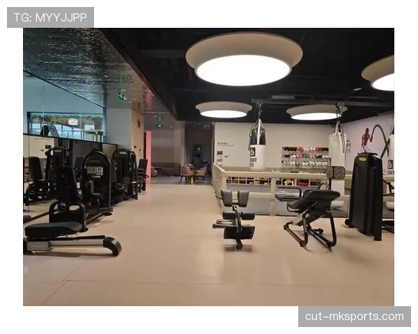 王昶这训练强度，凌晨四点健身房打卡是认真的？